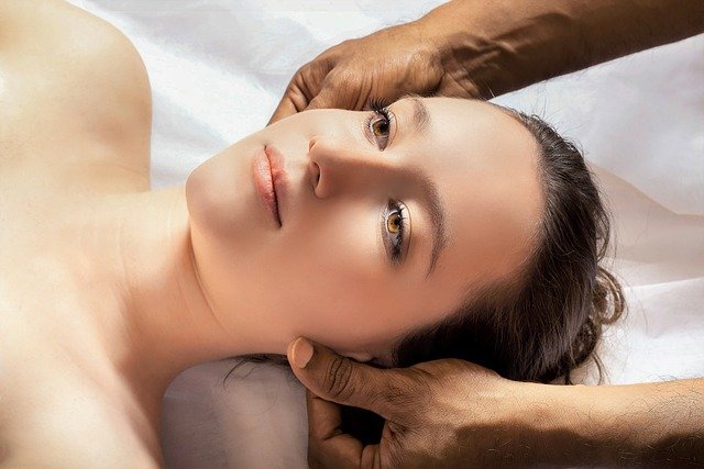 Teilkörpermassage - Kopf- und Gesichtsmassage